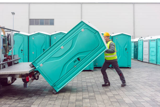 Porta potty delivery and setup in North Puyallup, WA